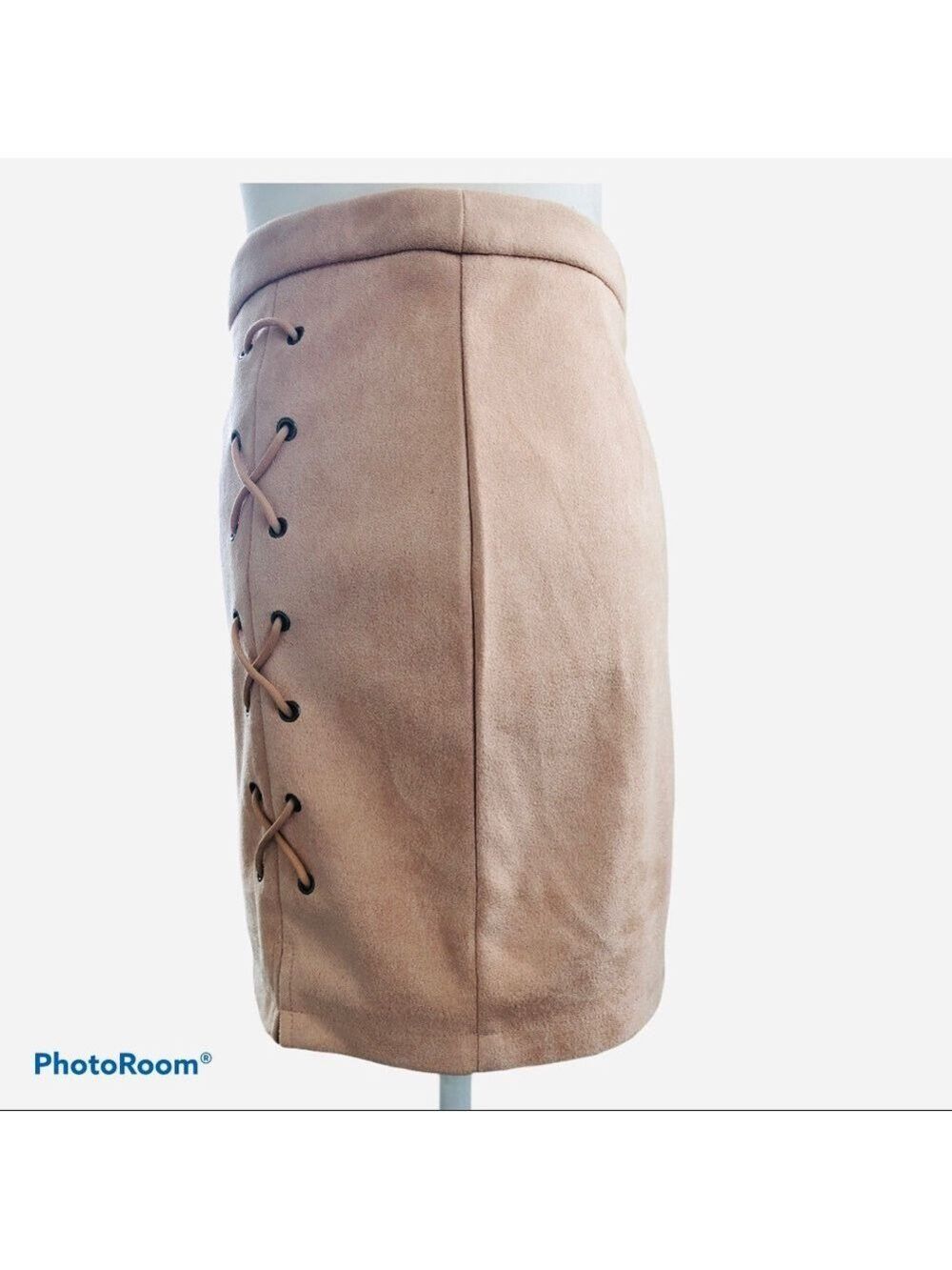 $5 SAlE Haute Rouge Faux Suede Micro Fiber Mini Skirt Sz 2 - Picture 7 of 8